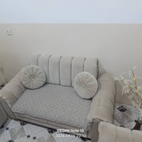كنبة • يدوية • نظيفة