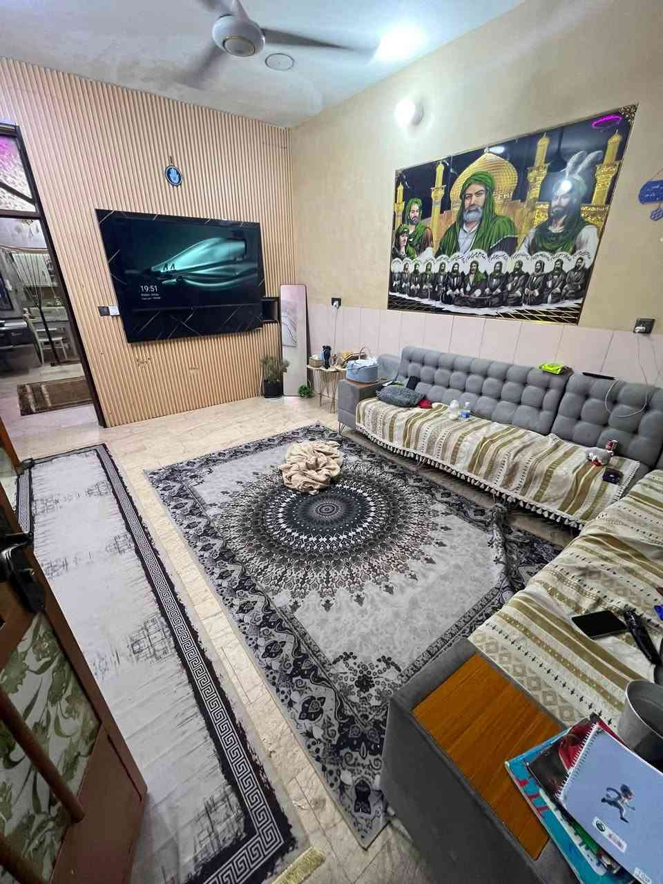 بيت للبيع او للمراوس في رئاسة العبيدي شارع 20 معمل الغاز بالوسط بالبداية مقابيل افران المصطفى 

علما البيت تشجير من ضمن الطابو 

البيت صاير من ضمن الطابو 

السعر 78 مليون وبيه مجال بسيط

مساحة 85 متر العرض 5 ونص نزال 16 

خدمات كاملة مي كهرباء من ضمن الطابو تبليط شارع عريض 

طابق ونص الطابق الثاني سندويج متكون من ( استقبال وصالة ومطبخ وحولي وحمام وصالة وغرفة 

بناء طابوك صب مسلح بناء حديث مرمر ديكورات بيت كلش مرتب 

مكاتبة فقط + ضمان اتكفلك عشائريا عن البيت 

للبيع او المراوس منطقة البلديات 

للاستفسار ***********
