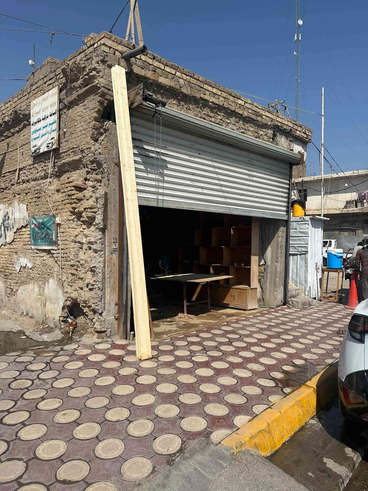 سلام عليكم من رخصه مدير الگروب محل عقار طابو صرف ع الكورنيش الهنديه مساحته (١٠٠)واجهيه (٥)النزال (٢٠)بي ايضاً دراج للصطح يعني يصلح طابق ثاني ومكانه الكورنيش الهنديه قرب المصرف القديم (***********)اخوان ع الخاص ممتواجد هاذا رقم تليفوني
