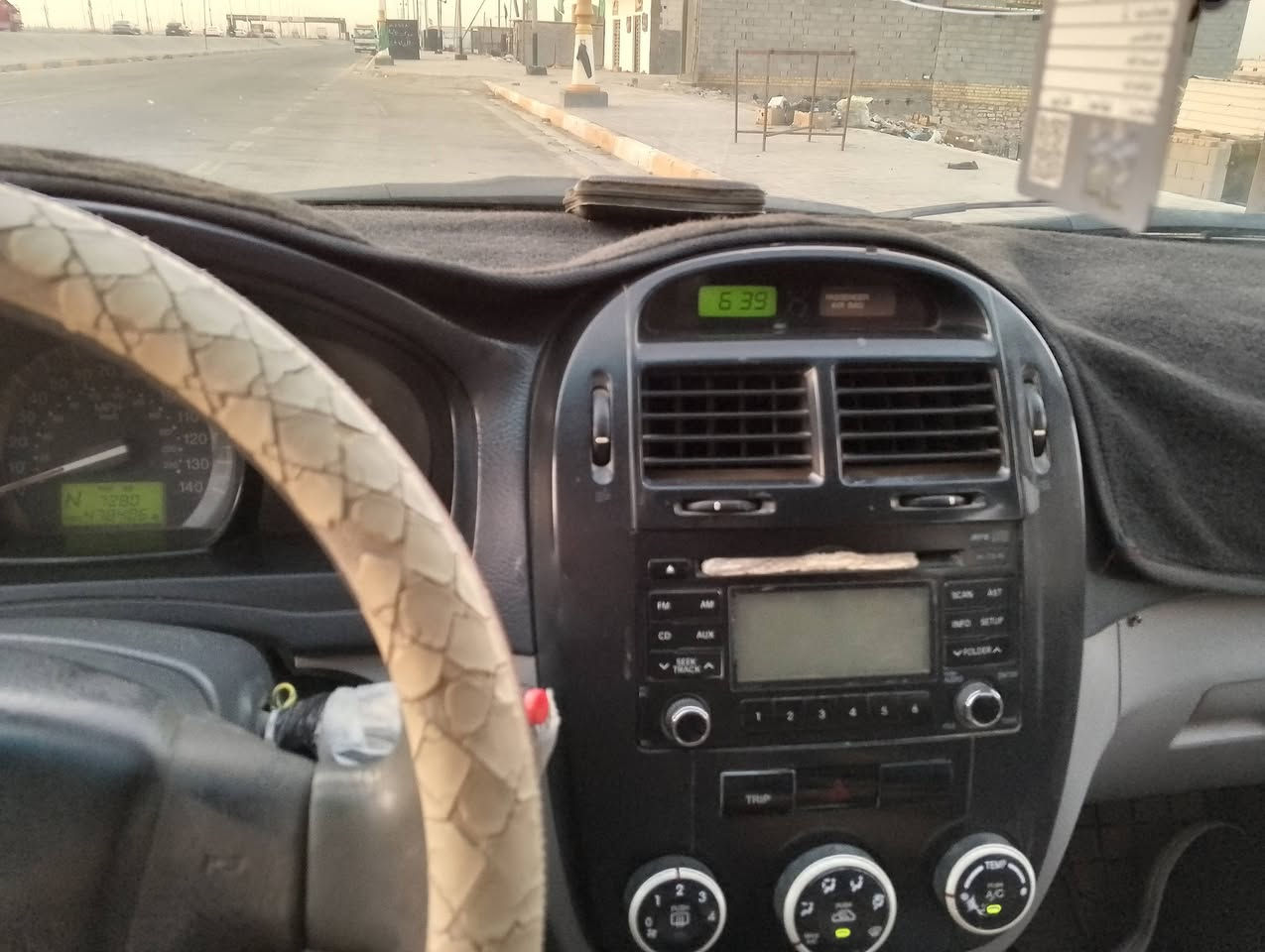 سلام عليكم للبيع كيا سبكترا موديل 9 جاهزه مكينه كير حاويه تبريد ثلج لايت زنون مصفره بيه جاملغ الامامي مكينه 2000 مكاني ديوانيه الحمزه الشرقي السعر 68 وبيه مجال للشراي لاتصال ***********
