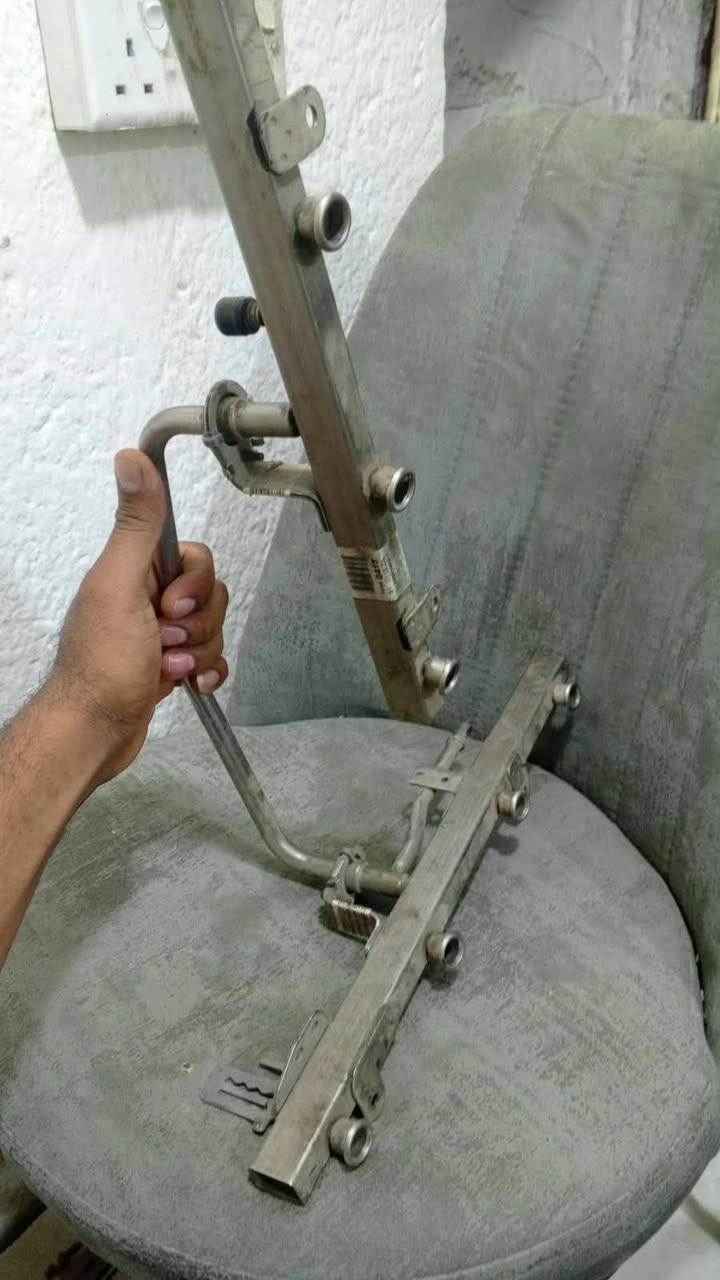 سلام عليكم 2عبوات تاهويوكن من موديل 2007 2014 ومصطره نوزلات البيع 
العبوه سعر100لوحده المصطره نوزلات سعر50 تصال ***********
