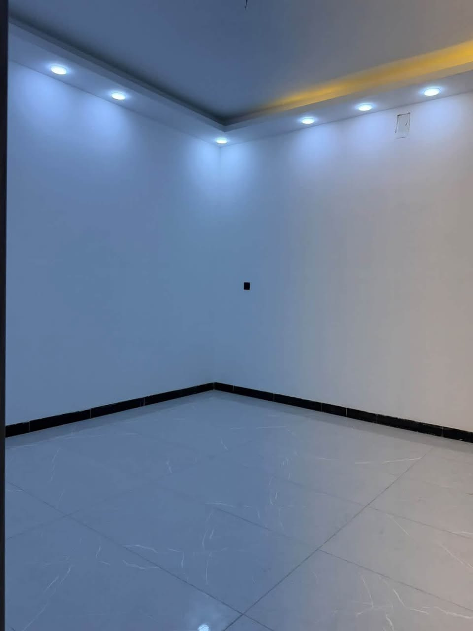 الدورة مدخل البعيثة • ١٠٠م • ٤ غرف