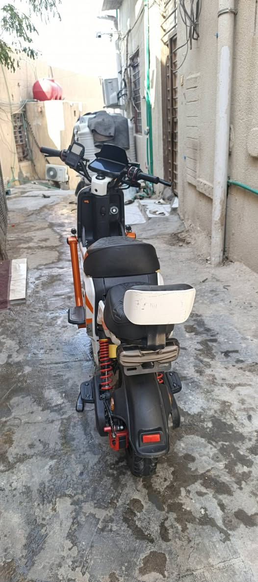 دراجه شحن X009نضافته 90بل 100 دراجه كلشي شغال بيه صاله 3اشهر  مكان دراجه بصره نضران قرب مدرسه حمورابي 
رقم ***********
***********
مكلف بنشر البصرة, العراق
