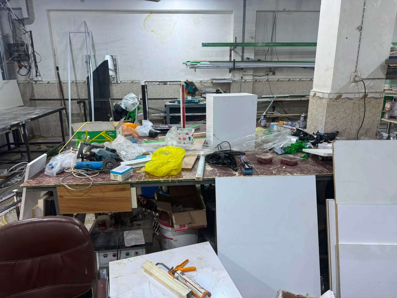 معمل للبيع متكامل وموجود عرض جدا نضيف هم للبيع الاسعار مناسبه جدا
***********
