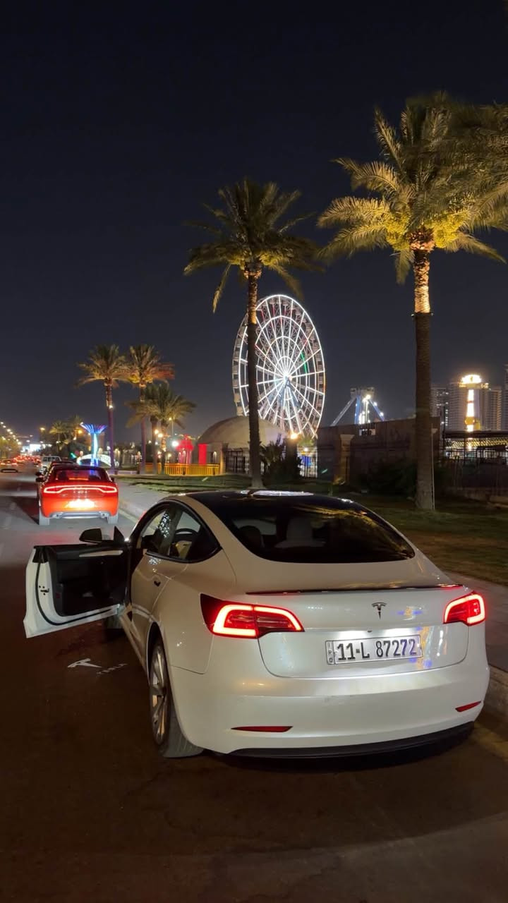 تيسلا 3 / 2022 (اونلاين) اخر تحديث
 (بدون ايرباك) ماشية (52)ميل للبيع فقط
( حادثها كلش بسيط بالمنشور )
مكفولة من كلشي نضيفة حيل السيارة واي نقص مابيها
تك ماطور ستندر / عليها تعديلات وغراض موصيهن من امريكة السيارة باسمي هزة جديدة السعر ١٦٥ ورقة قفلها 
مكاني الاعظمية ***********
