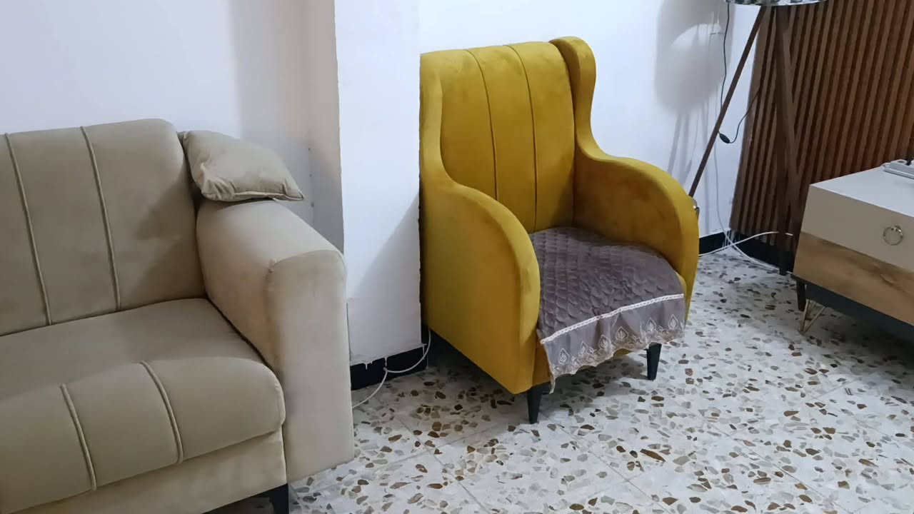 تخم ١٠ مقعد نظيف جدا استعمال قليل السعر ٣٠٠ وبي مجال بسيط
***********
