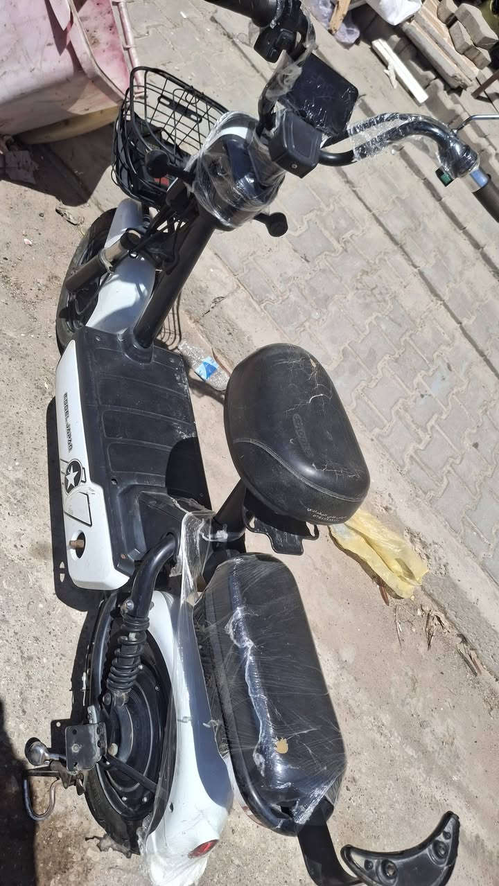 دراجه شحن شغاله وكلشي مابيه نضيفه فقط بطاريات بيهن ضعف سعر 150بيه مجال مكاني نجف ***********رجاء اذا مو ذراي لا تراسلني اكون ممنونكم
