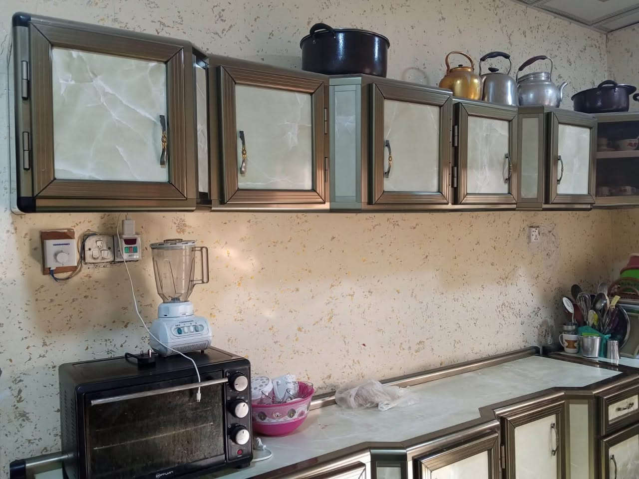 كاونتر • نظيف • ٤ أمتار ونص