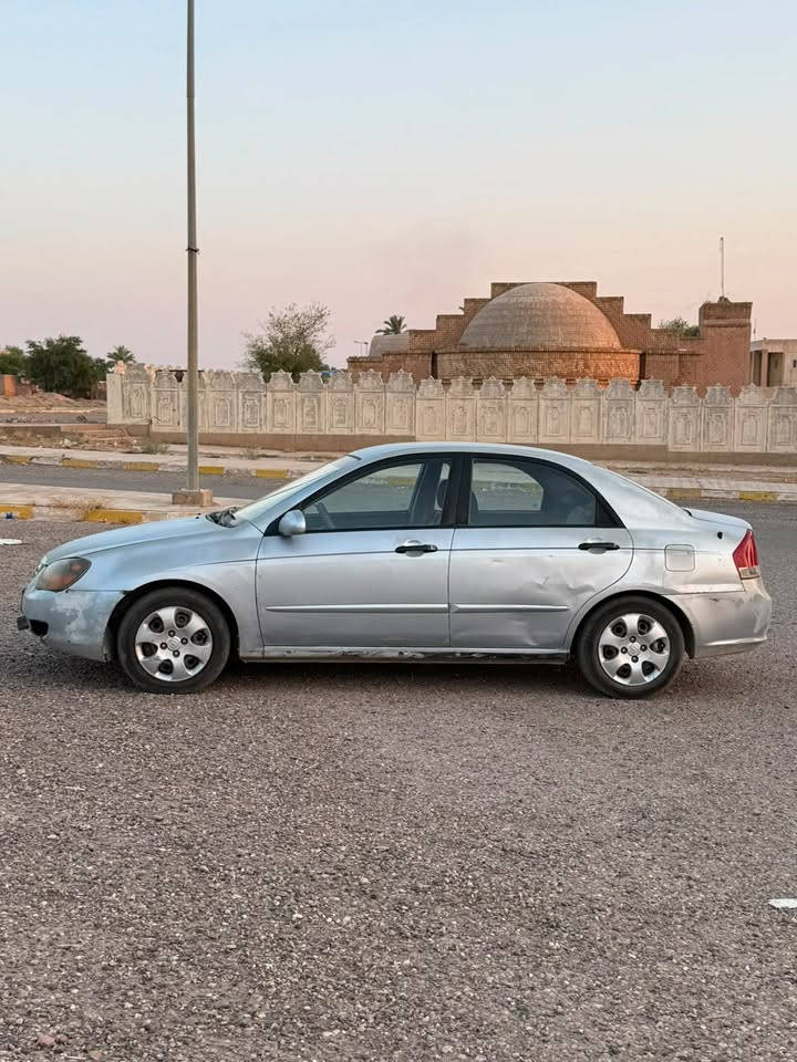 سبكترا 2009
تخم تاير 
باتري جديد 
محرك 2000 جديد
السيارة كدام العين تجي تفحص وتقتنع
السياره حبل 
السعر 35بي مجال قليل
للتواصل الاتصال
***********-***********
