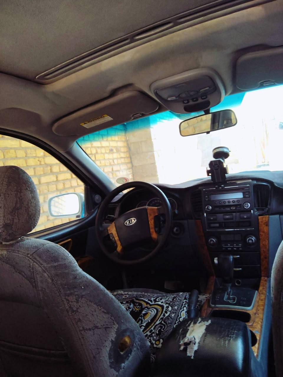 السلام عليكم لبيع سورنتو ٩ مكنه وكير وحداديه رقمي بغداد نكلزي سنويه جديده سياره يحتاجلها ترتيب سعر 65 وبيها ***********
