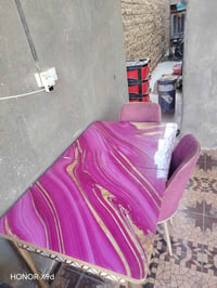 طاولة طعام • ٣ كراسي • شارع ٦٠