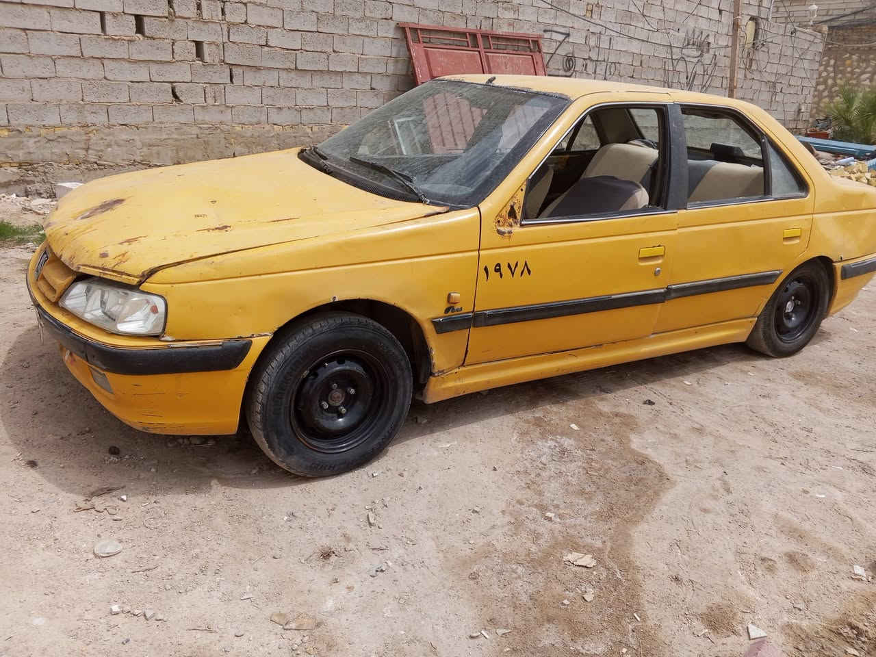سلام عليكم بيجو باص مديل 10كير ومكينه مشروطات عنوان نجف شارع مطار سعر 13وبيه مجال رقم ***********
