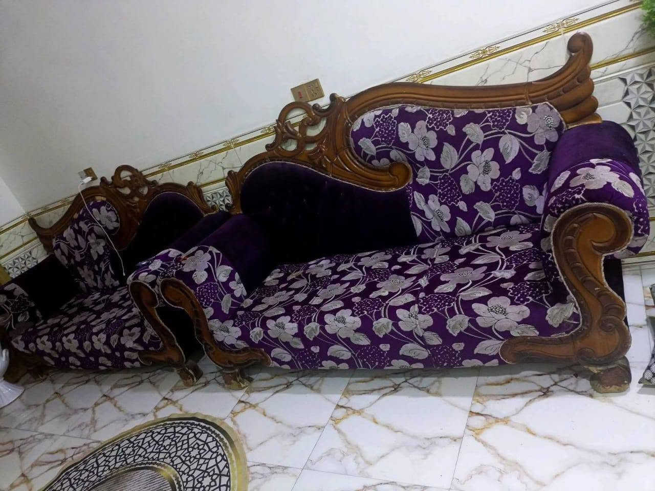 تخم البيع الي يريده ياخذه.  40.   لئن محتاجه والله بي ضرر.  الاتصال ع رقم *********** الثاني ***********
