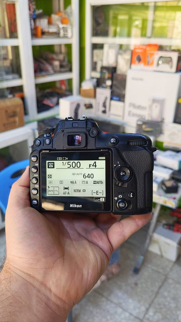 Nikon D7500 +70.300 Tamron
نضافه 99%كامل ملحقات اصليه حزام شاحنه بطاريه جنطه
شتر 18k ✅
سعره 850الف 
مكاني بابل
***********
