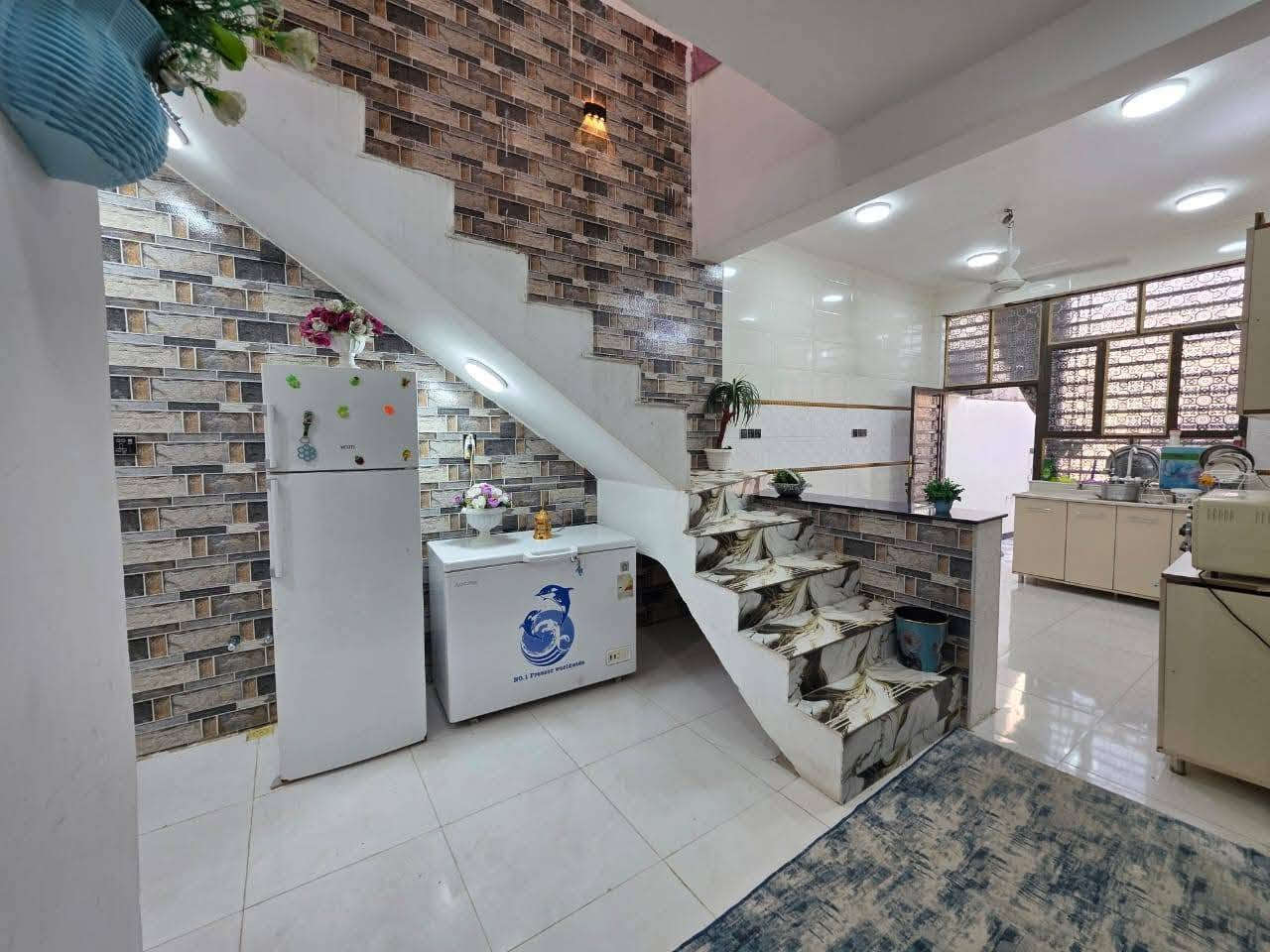 بيت طابقين للبيع طابو زراعي سند 25 تحويل موباشر المساحه 120متر بناء حديث درجة اوله العنوان بابل شارع 80 خلف البانزيخانه الجديد رابع فرع البيت كلش مناسب بنسه الباقي المنطقه 
***********
