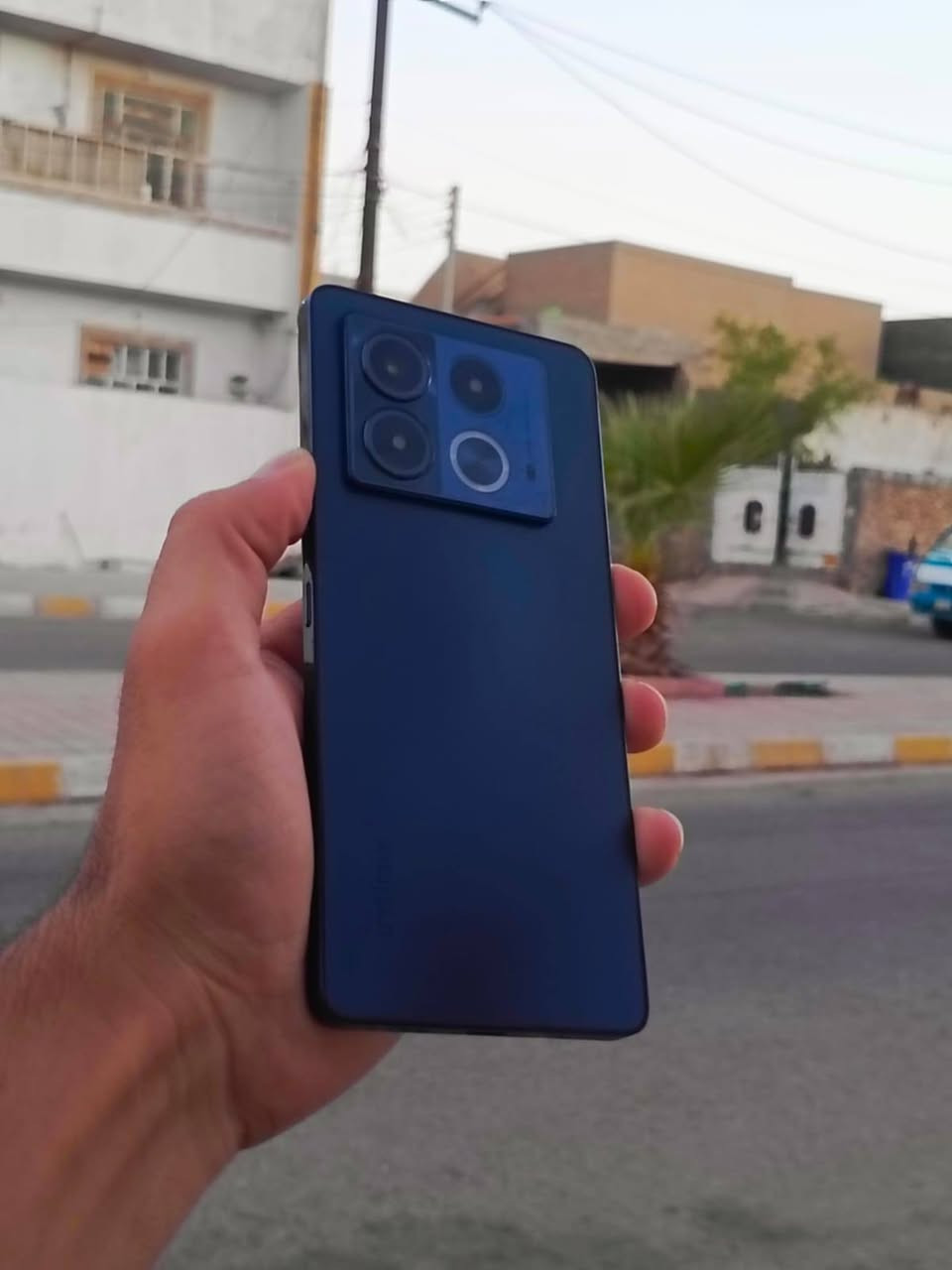 السلام عليكم انفنكس نوت 40 5G
ذاكره 256 عشوائيه 16 
بلادي مامفتوح ولا داخل تصليح 

معالج دايموستي 7020 

بطاريه 5000 

كامره الخلفيه 108 ميكه

كامره الاماميه 32

اندرويد 15 

لمراوس مكاني الخمسه كيلو 

الرقم *********** 

#ادمن
