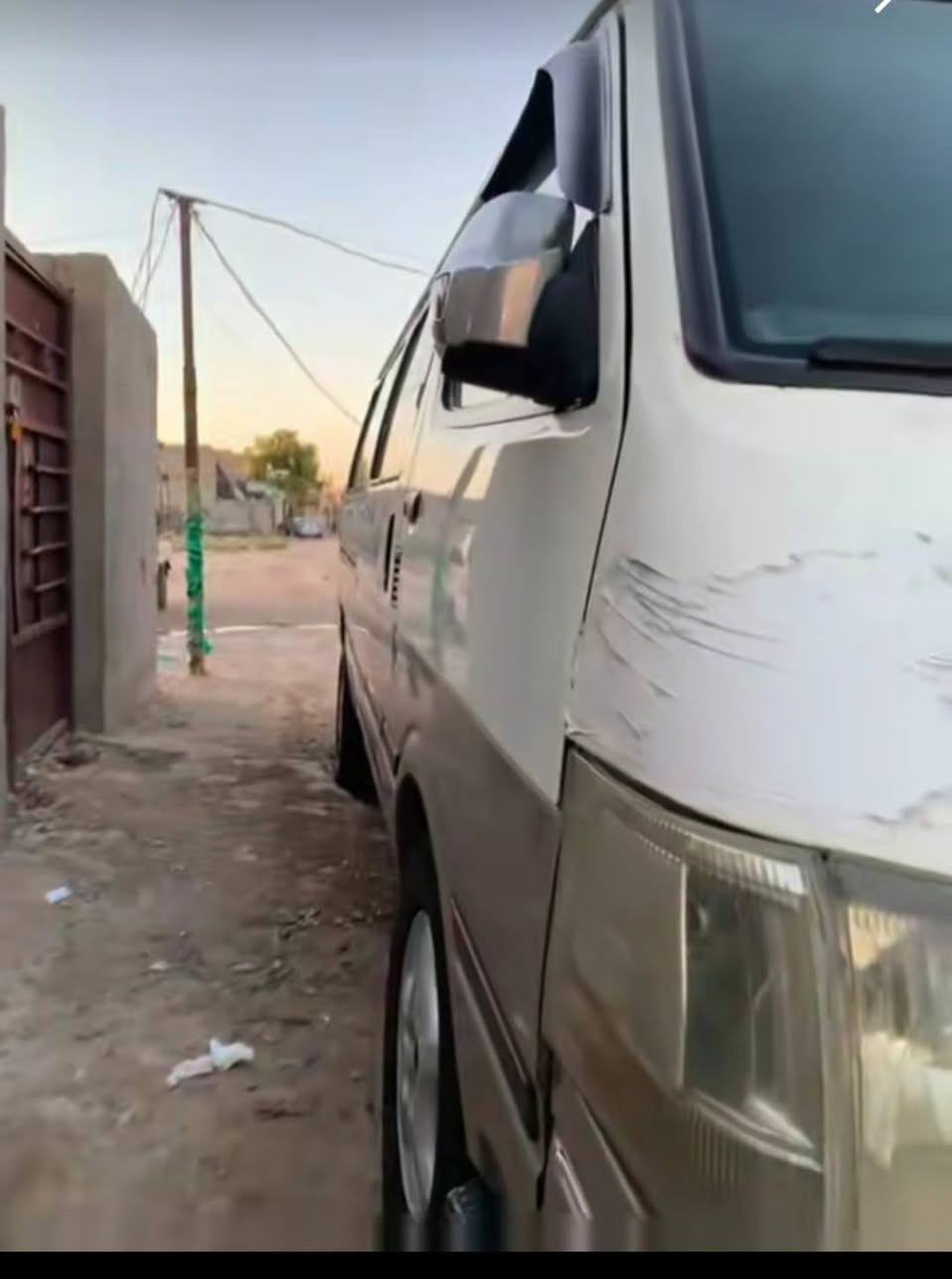 جنبي • موديل ٢٠١٠ • سياره كامله