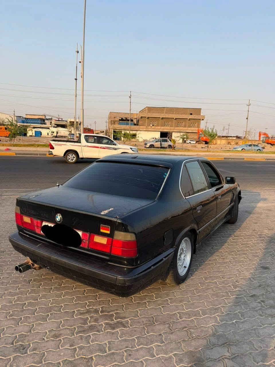 و السلام عليكم BMW موديل 1992 مكينة وگير بلادي المكينة 3500. 6سلندر  تخم تاير جديد الرسميات كلها مضبوطة التحويل مباشرة وسنويتها تنتهي 2030 سيارة مرتبة السعر 54 وبيها مجال بسيط او مراوس  للأستفسار أكثر رقمي واتس اب ***********
