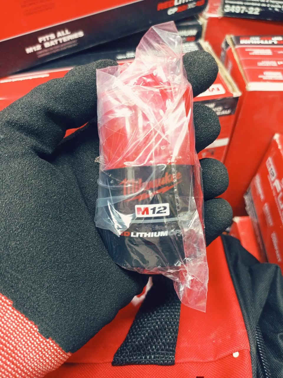ملواكي M12 • امباكت • بطاريات ٢ و ٤ أمبير