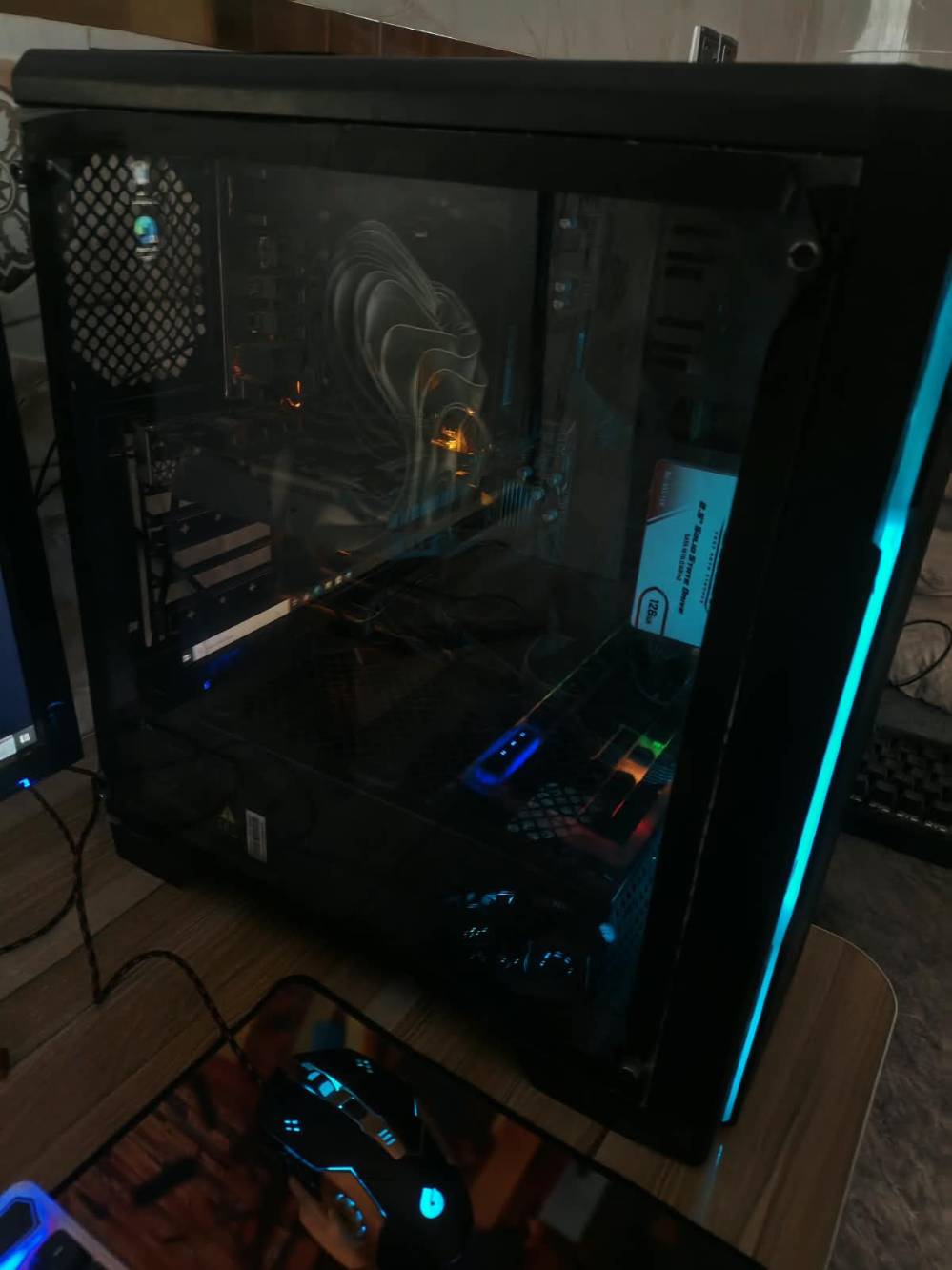 رايزن 3 2300X • GTX 1050 Ti • 8GB رام