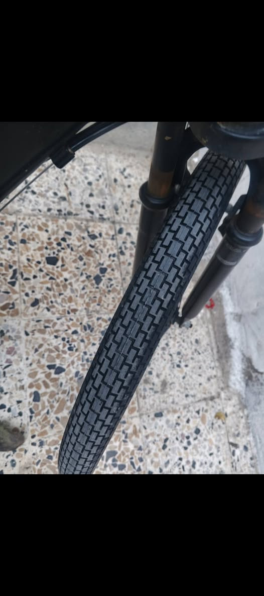سلام عليكم 
باسكل للبيع 
ماركه امريكيه اصليه الهمر غنيه عن التعريف
باسكل لشتو فافون اصلي لازنجر ولا تخيس
نضافت الباسكل كدام العين الويلا امزون اصليات 
لون اسود مرغوب 
كير و بطيخه شيمانو اصليات شرط
حجم 26المرغوب 
تاياتو هم اصليات 
دبلاتو شغاله يعني كلو شرط
سعرو 120 وبي مجال لل شراي رقمي و بي واتساب 
***********
ملاحضه مكاني موصل
