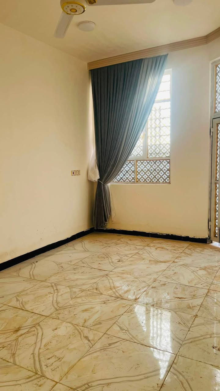 دار للإيجار – الحلة

🏠 مساحة 100م | طابق واحد
غرفة نوم، صحيات، كليدور، مطبخ، صالة
💰 الإيجار: 300 ألف قفل
📍 الحلة – شارع 80 – شارع شريفة المختصر
📞 *********** – ***********
