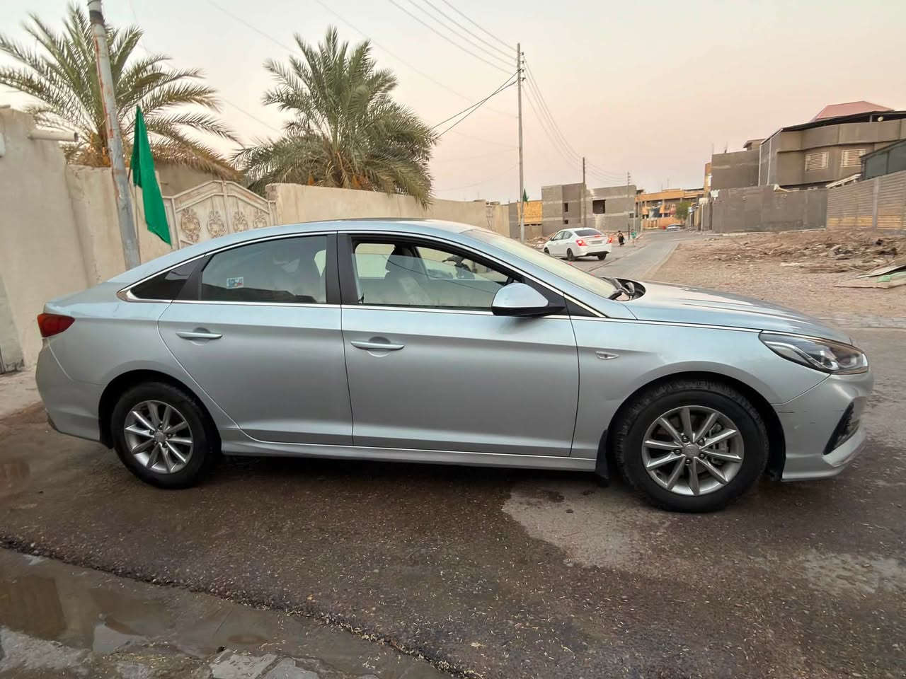 سوناتا 2020
وارد كوري
بدون ايرباك
جاملغ امامي معدل ومصبوغ فقط
مري شفط
كشن السايق تبريد وتدفئة 
تايرات جديده
سياره نظيفه *********** السعر ١٥٥
