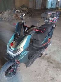 للبيع مكانه الحسينيه جاهزه كل نقص مابيه 07705814828 سعره 600