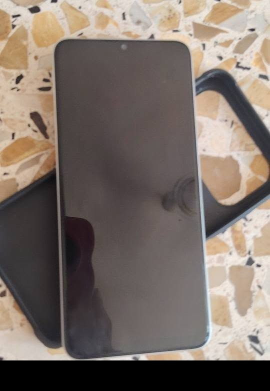 سلام عليكم 
موبايل 
الاسم A100s
ذاكره 64
بطاريه 100
نضافه100
السعر 100قفل شراي خاص 
الهاتف (***********) بي وات ساب
