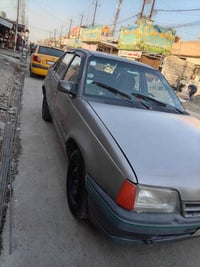 كاديت صندوق • حجم ١.٦ • رقم أبيض