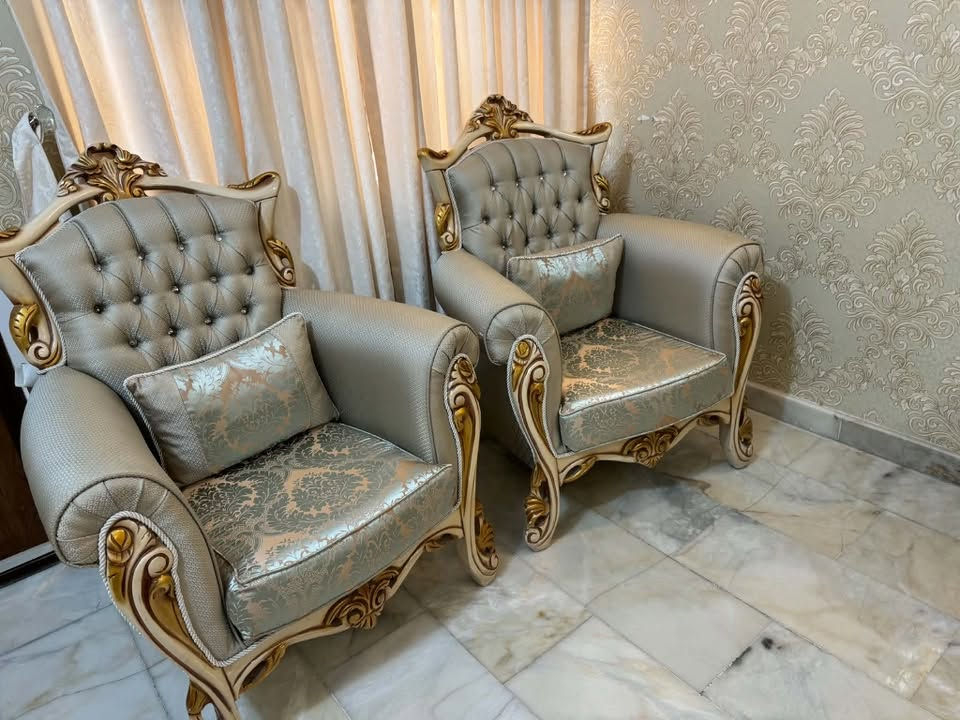السلام عليكم عندي  تخم قنفات تركي درجة اولى عشر مقاعد جديد كلش   مشتري ب١٧ ورقه.  اريده هسه  مليون و ١٠٠ مكان بغداد نفق الشرطة متواجد واتساب
***********
