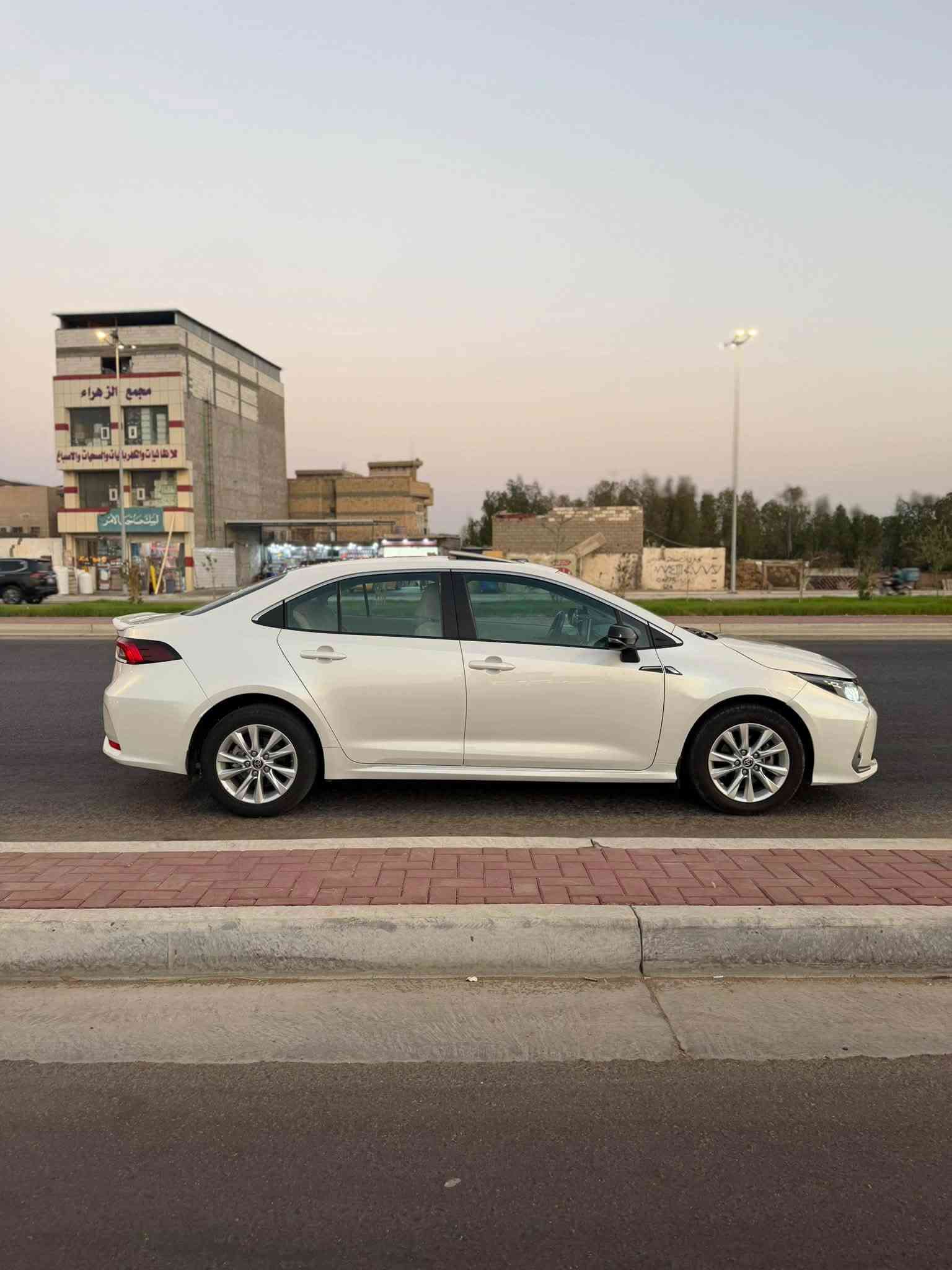السلام عليكم 
تيوتا كورلا 2024 ساز 
كفاله عامه 
المحرك 1800 بانزين فقط 
حساسات اماميه خلفيه 
لايت LED امامي خلفي 
مري كهربائية + اشاره
شاشة عدادات دجتل 
كامره خلفيه
فتحه سقف 
تبريد قطعتين 
تغليف ارضيه + دوشمه كشنات 
تغليف جام عازل حراره 
رقم اربيل وكاله او تحويل  
السعر 182
مكان السياره البصره 
للأستفسار 
*********** 
*********** 
موجود واتساب ☎️
