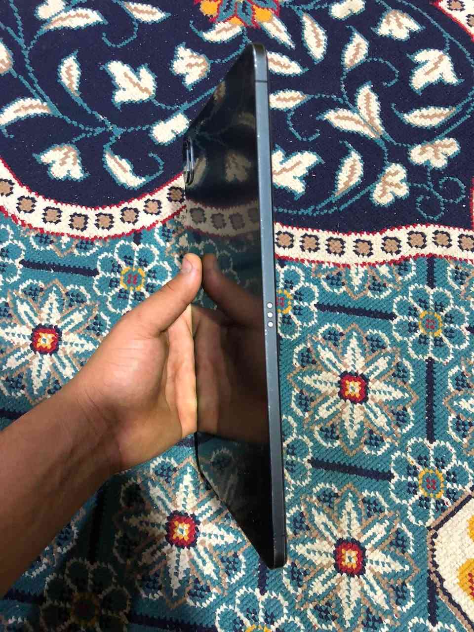 شاشة مكسورة • ذاكرة ٢٥٦ • رام ٦,١