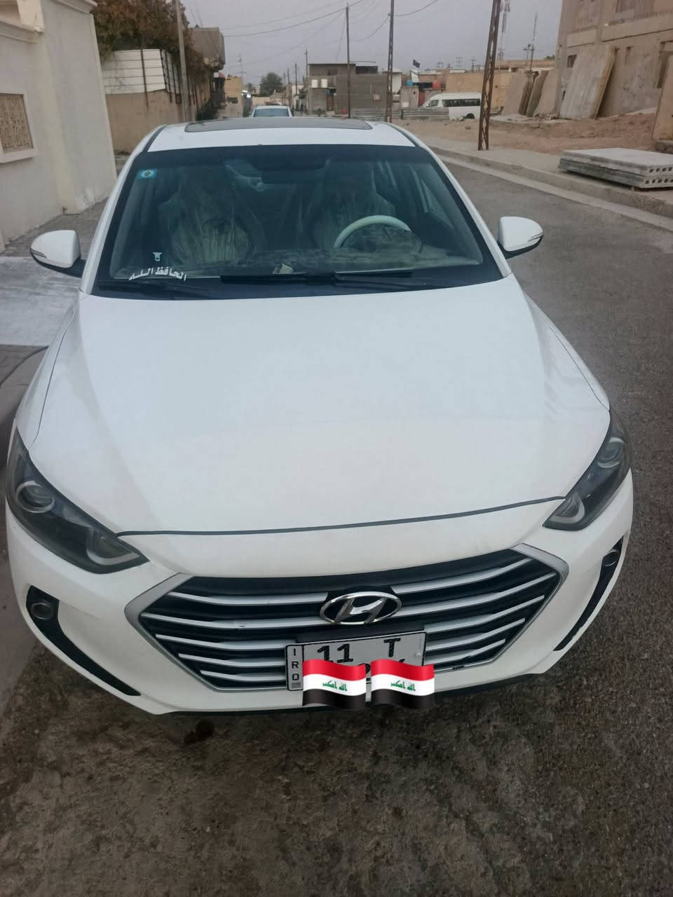 السلام عليكم 
النترا خليجي 2018 رقم بغداد جديد باسمي تحويل ثان يوم ماشية km109 كيلومتر حقيقي
بيه طخه خفيفه بخشم البنيد ومكحله 
وبيه بارد فقط بدون أي صبغ بالهلال لخلفي للتاير كما موضح في الصوره والباقي مكفوووووول 
كامل مواصفات ماعدا البصمه 
تبريد ثلج قطعتين + فتحه + داخل صاجي وبيجي 
محرك 2000 دوش Dosh + المري كهربائي شفط 

السعر السعر 145 ورقه بيه مجال قليل
 المكان بابل إسكندرية 
للاستفسار ***********
