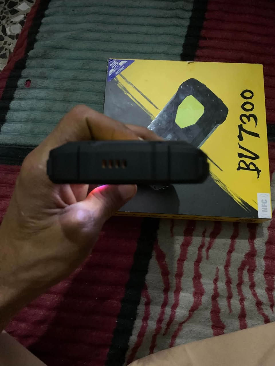 سلام عليكم هذا الجهاز لبيع ب 300 ألف وبي مجال
الجهاز جديد وكلشي بي شغال غراضة كاملة 

الجهاز ضد المي والكسر دبل خط سيمكرات صير بي رام

ذاكرتة 256 بصمة اصبع وبصمة وجة 

اللة شاهد احسن جهاز صوتة عالي شحن ميصيرف 

وحش الالعاب 

اللي ما يعرفة خالي يدخل عل اليوتوب ويشوفة ويشوف موصفاتة 

هاي صورة ومقاطعة كدامكم 

مكاني ابغداد بالمدينة الصدر هذا رقمي ***********

نص مكتوب في الصور:
- ٠٢:١٣
- لمحة عن الهاتف
- اسم الجهاز
- BV7300
- مساحة التخزين
- المستخدم
- 19.7 غيغابايت
- 256 غيغابايت
- 4.2
- DokeOS 4.2
- BV7300_NEU_M515_V
- 1.0_A14_01_2026031
- 8V17
- المعالج
- MediaTek Helio G81
- ٨ أساسي ماكس 2.0 غيغاهرتز
- الطراز
- ذاكرة
- 6.0 غيغابايت + 6.0 غيغابايت
- سعة البطارية
- 15000mAh
- الكاميرا
- 50MP ميجابكسل + الأمامية
- 32MP ميجابكسل
- دقة الشاشة
- 720x1604