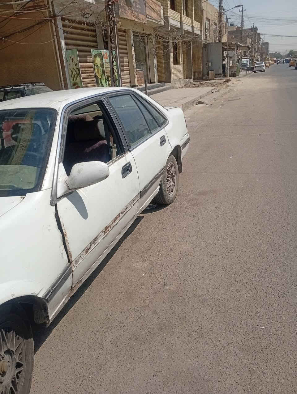 سلام عليكم سياره دايو بروك هام للبيع سياره كير محرك خير من الله سياره تاخذها مال ترتيب موديل 93بسمي تحويل ثاني يوم سعرها 15ورقه وبيها مجال اتصل وبيك خير ودلل مكان سياره بغداد العبيدي ***********
