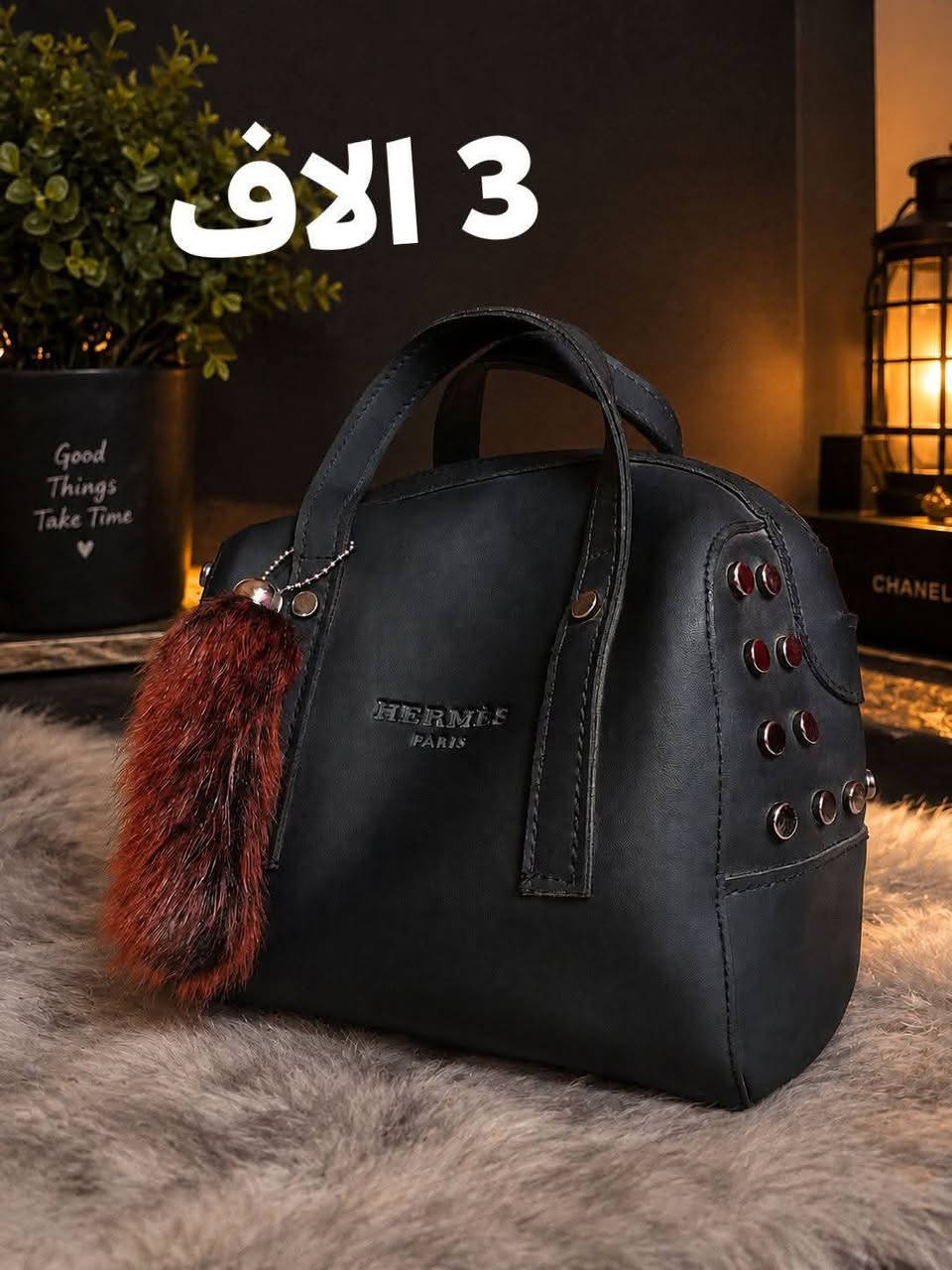 حقائب للبيع داخل مجمع بسماية
توصيل مجاني 
"للتواصل والإستفسار''
👇🏻
واتساب:   ***********

نص مكتوب في الصور:
- 4 آلاف
- 5 الاف
- 3 آلاف
- 3 الاف