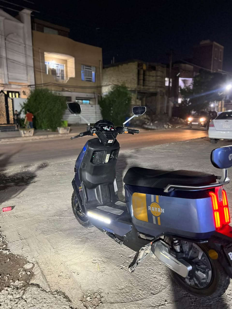 السلام عليكم 
للبيع دراجه شحن نوع ريان وحش الكون دراجه اخت وكاله كل نقص ما بيها تجي 6 باتري مصطرة علفحص ملف 2000 نحاس 100/100 دراجه بصمه كهربائيات كلها شغاله عالي ناصي رماش زنون LED سعرها 900 وبيها مجال بسيط مكاني بغداد العامريه ***********
