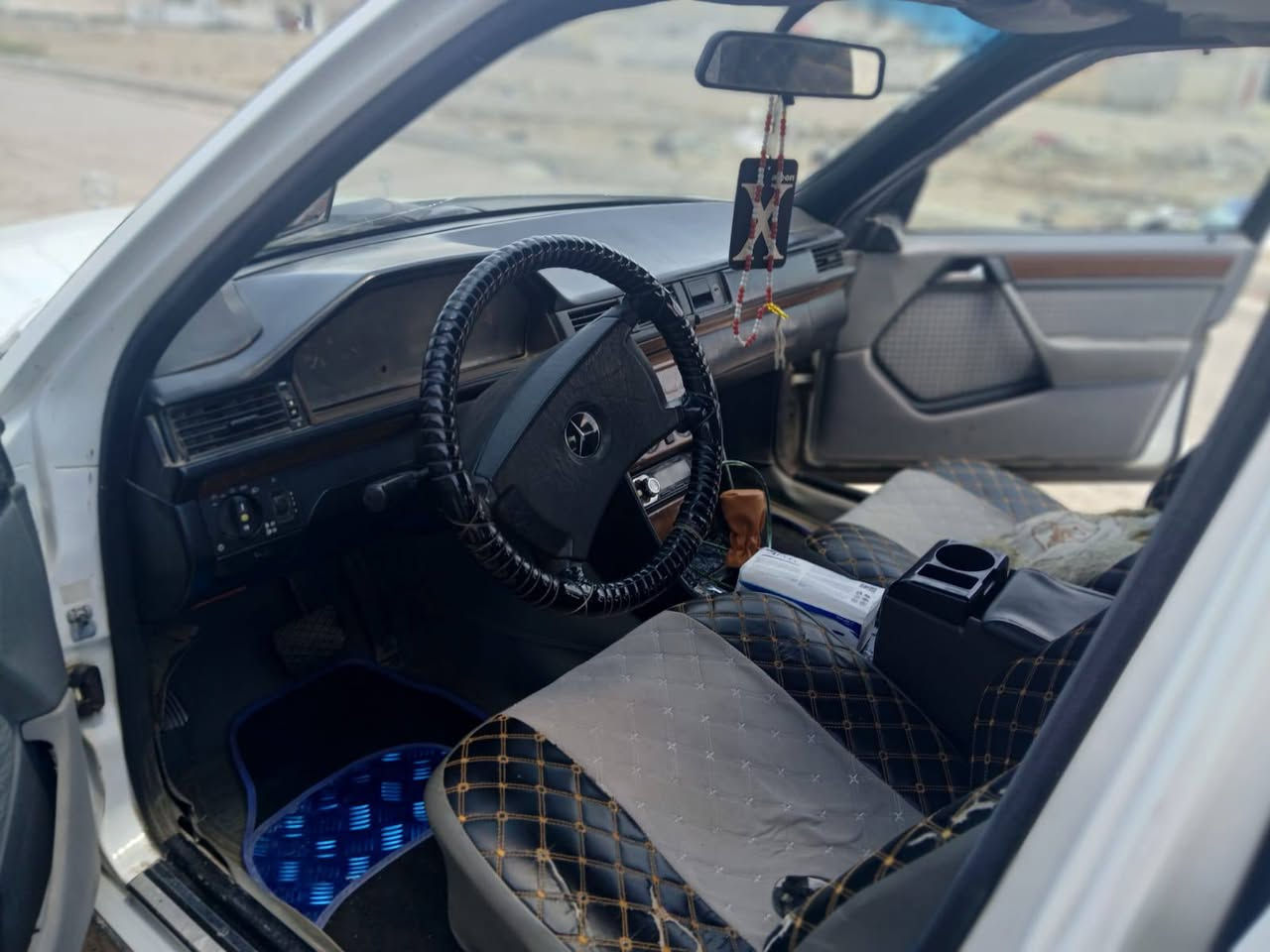 مارسدس دب ٩١ كير ومكينه بطه ٢ ونص كفاله سياره جاهزه على اخر حبايه حداديه تخم تاير تبيريد ثلج سنويه جديده مشروع وطني بسمي ماصالها شهر من داورتها مكفوله سياره سعر 50بيها مجال بسيط  للتواصل ***********
