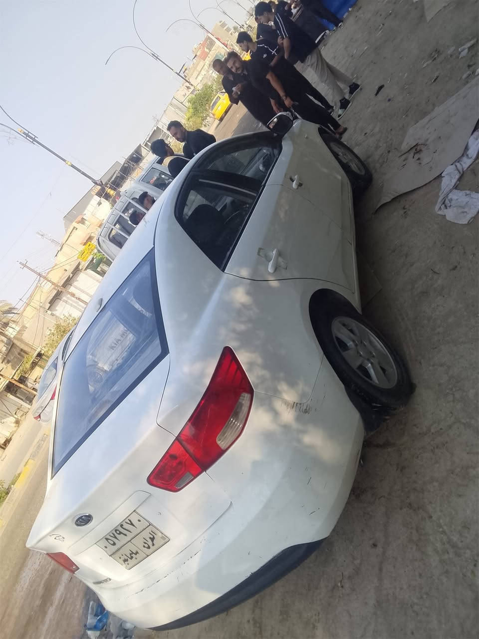 يالله سيراتو موديل 2009 مكينه 1600 رقم سليمانيه بسم عربي تريد تحويل وكاله جاهزه مكينه كير حداديه تبريد جاهزه  بيها قطعتين باب السايق والجملغ تبديل شواصي لغوك الحوض القماره كفاله سعر 70 وبيها مجال حق الجيه مكانها الحله لستفسار ***********4
