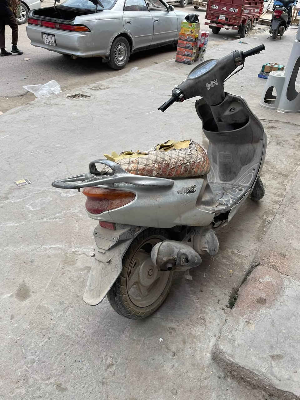 سلام عليكم دراجه أكزز للبيع دراجه شغاله من الطول للطول فقط عوزه باتري  سعر ٢٥٠ او بيه مجال المكان قرنه شارع الجمهورية مقابيل بنايه جاسم ابو الببسي رقم الهاتف ***********

