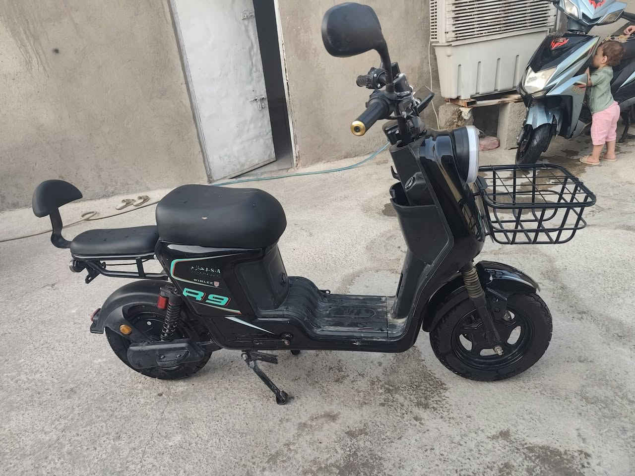 سلام عليكم للبيع دراجة شحن R9 خمس بطاريات وحدة منفوخة درجة جديدة كلشي شغال شاير كهربايات كلوب عالي ناصي نظام R نظام P بك لايت سعر 300بيهة مجال  ***********8 بغداد بوب الشام فقط مازنجر
