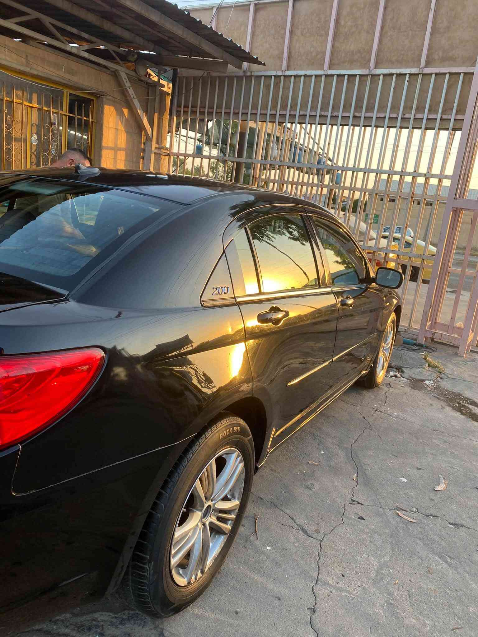 🚘 كرايسلر C200 للبيع
موديل 2012، لون أسود ⚫️

السيارة نضيفة وحالتها زينة جداً، والمحرك والكير نضاف وما بيهم مشاكل.

❄️ تبريدها ثلج ويشتغل كلش زين
📱 شاشة Apple CarPlay وتدعم الخرائط
🛞 طخم جديد
🔧 السيارة جاهزة للاستخدام وما بيها مشاكل 

ضررها: ربع جامِلَغ ورا، مصبوغ وبيه معجون، والصندوق والبوند بيهم تقحيل.

💰 السعر: 68 ورقة قفل 🔒 
📍 المكان: الموصل
ولحد يكسر بالسعر 
متواجد واتس اب 
***********

