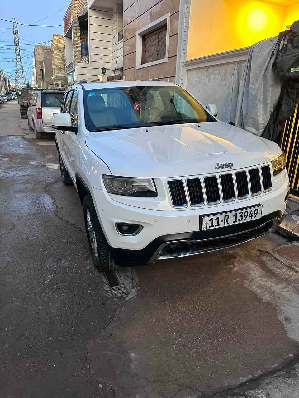 جيب خليجي ٢٠١٤ لمتد فول مواصفات 
سياره قطره صبغ مابيهه عده بارد قليل 
رقم بغداد انكليزي 
السياره باسمي مكان السياره بغداد 
رقم الهاتف ***********
السعر ٢١٠ او بيهه مجال
