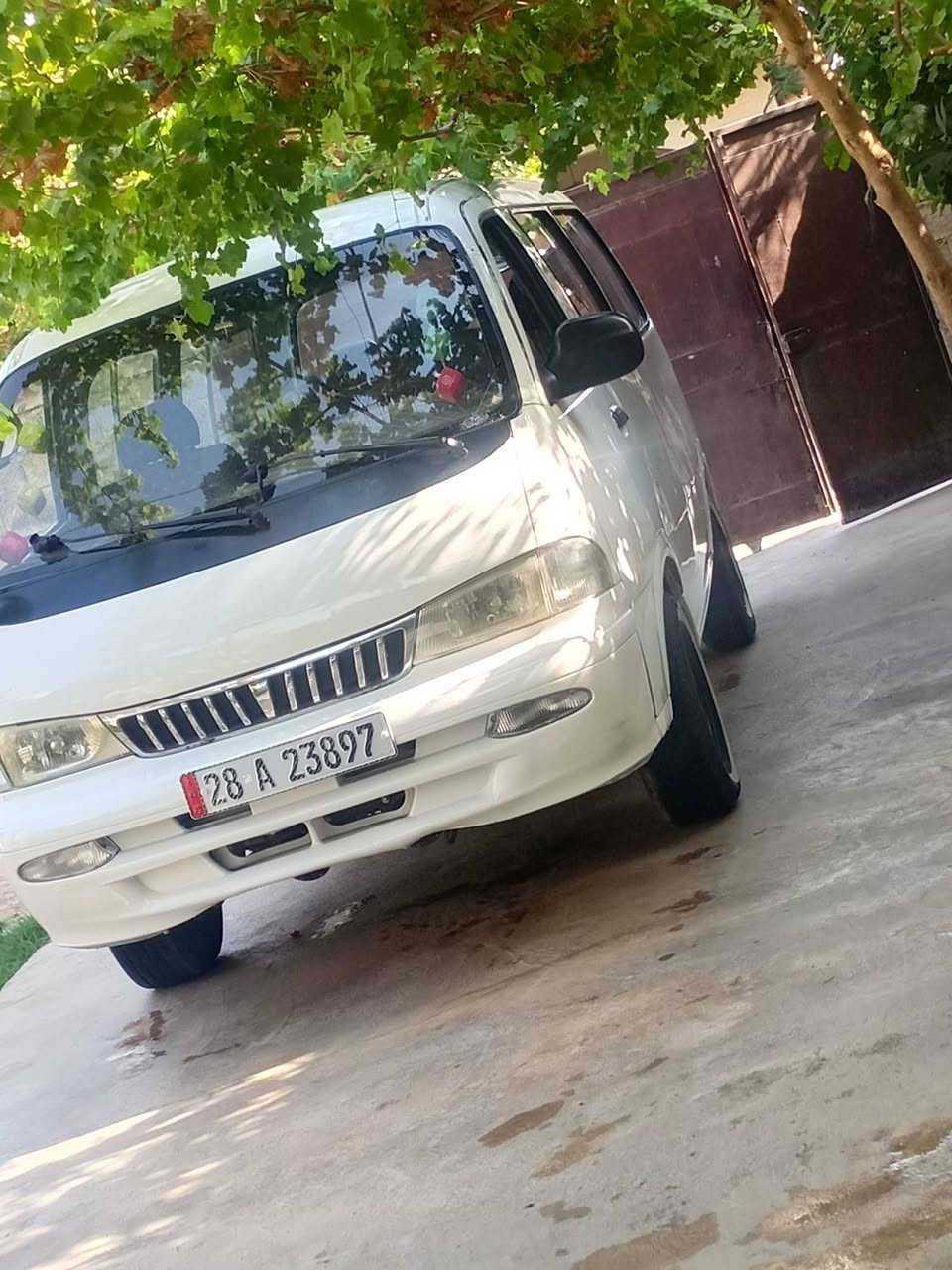 بيجو • موديل ٩٩ • للبيع