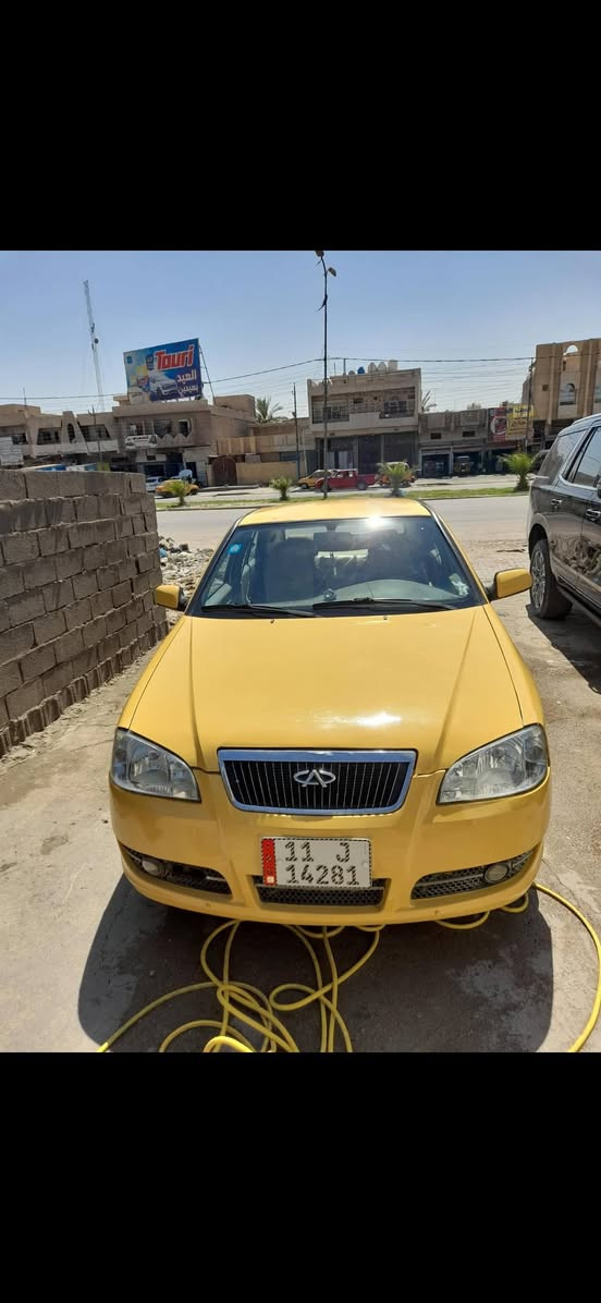 السلام عليكم
شيري كوين 2009 
رقم بغداد انكليزي  تحويل ثاني يوم 
مصفره هيئه وغرامات 
مكينه وكير كولف كفاله 
كهربائيات كلها شغاله 
تبريد شغال منضومه كامله جديده 
ادامه  بانزين كامله 
شاشه وكامره وسماعات جديد 
هورن بوش اصلي 
مصبوغه بدون حادث بدون خياس 
حداديه جديده
ويل كب  وتخم تايرات نص عمر 
سياره جاهزه ع اخر حبه مابيها اي نقص 
مكاني بغداد الدوره شارع ٦٠ 
سعرها 24 وبيها مجال بسيط جدا 
***********
