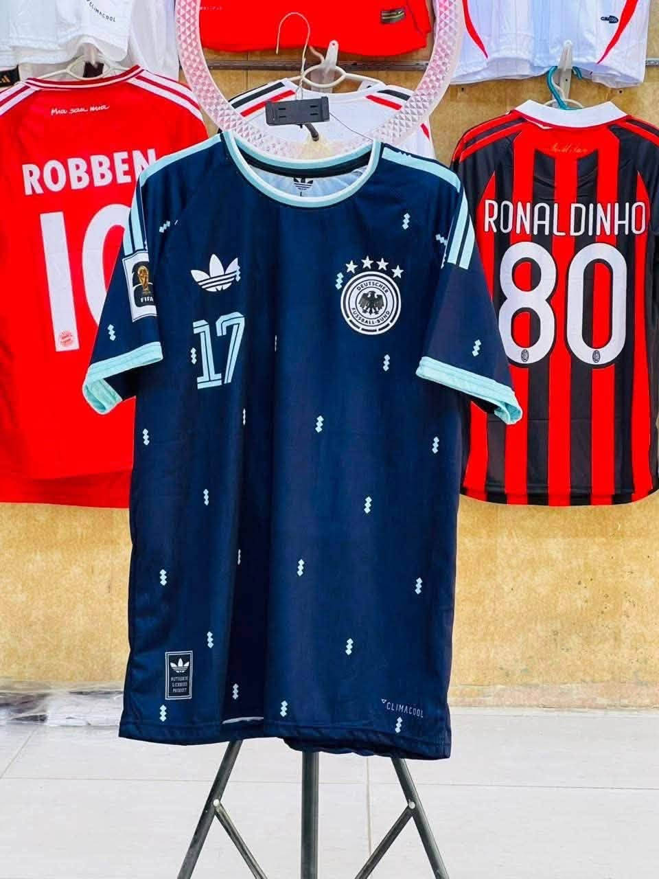 اذا ردت تتونس بالعروض والموديلات تابعني

نوادر منتخبات وأندية ✅ كميه محدوده 
السعر 🔥 مفاجئ 
 ***********واتس اب
