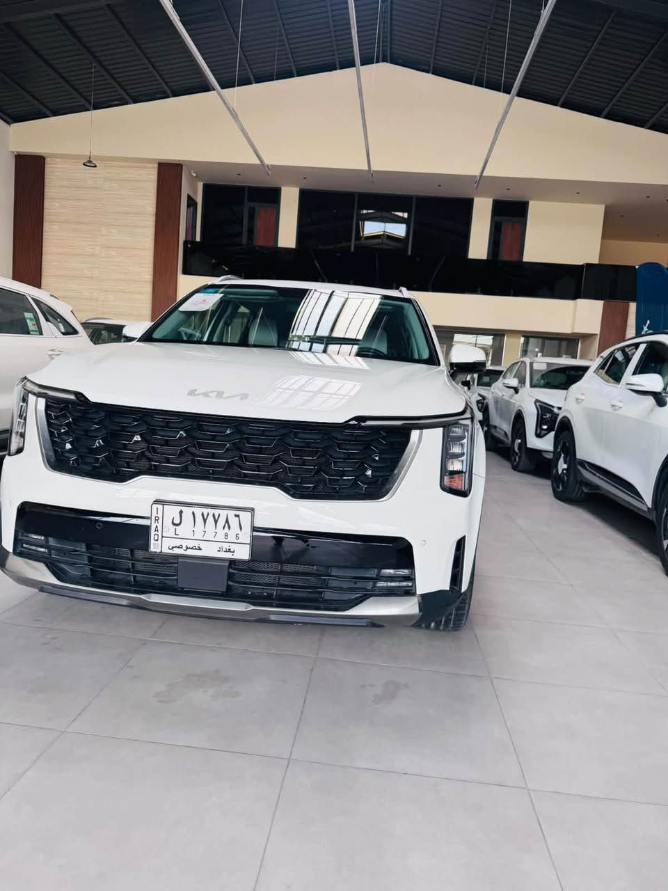 للبيع 
كيا سورينتو 2024 خليجيه. وكالة الدولية على ايد وحده من الشركة سيارة جديده كلش ماشيه 24000KMحقيقي شرط تفحص بالشركة و تتأكد بنفسك سيارة جديدة و مكفوله كفاله عامه من كلشي 
مواصفات السياره 
محرك V6 3500 كير 8 نمر 
شاشة كبيره متصله عداد دجتل 
كير ماوس 
تحكم ستيرن كامل 
بصمة تشغيل و بصمة ابواب 
تشغيل عن.بعد 
صندوك كهرباء 
لايت و بك لايت LED 
حساس امامي خلفي 
اشاير بالمري 
مري شفط 
ويل كب كبير كروم 
كشنات كهرباء 
7 راكب 
3قطع تبريد 
اضائه محيطيه 
سيارة مكفوله كفاله عامه لا بارد ولا صبغ ولا دبل كود كتلوكات و بصمتين وياها و السياره بعدها بضمان الشركة للأستفسار الأتصال على. الأرقام ***********
*********** متوفر واتساب 
تحياتي للجميع
