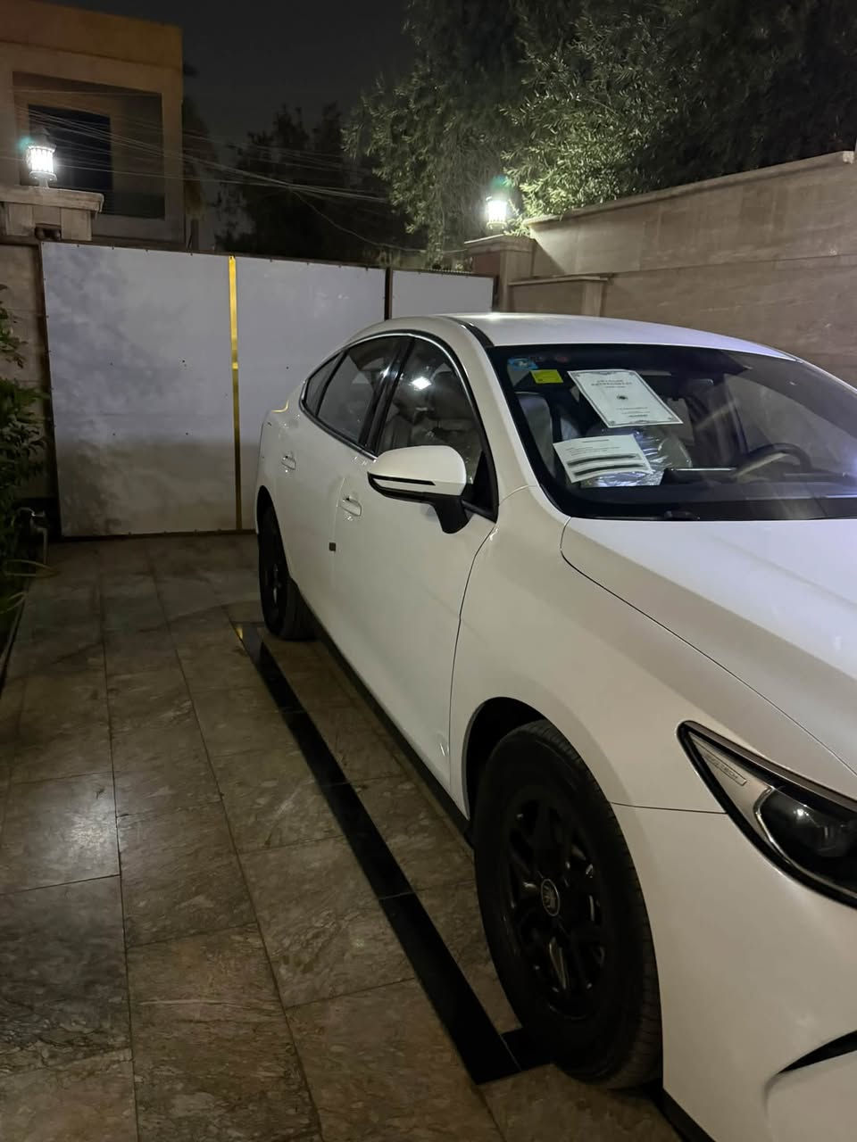 سلام عليكم BYD كن بلاص للبيع سياره مكفوله كفاله عامه فول موصفات عدا الفتحه السعر 19500 واي ستفسار اتصال عل رقم ***********
