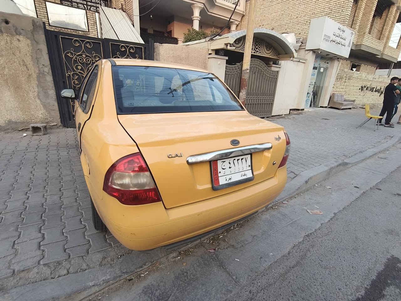 السلام عليكم...  
سيارة طيبة للبيع موديل 2015 تبريد شغال  محرك وكير  شغال 
هيئة وغرامات مصفره تحويل ثاني يوم رقم بغداد مكان السياره بغداد  للاتصال 
***********
 السعر : 33 ورقه بيها مجال
